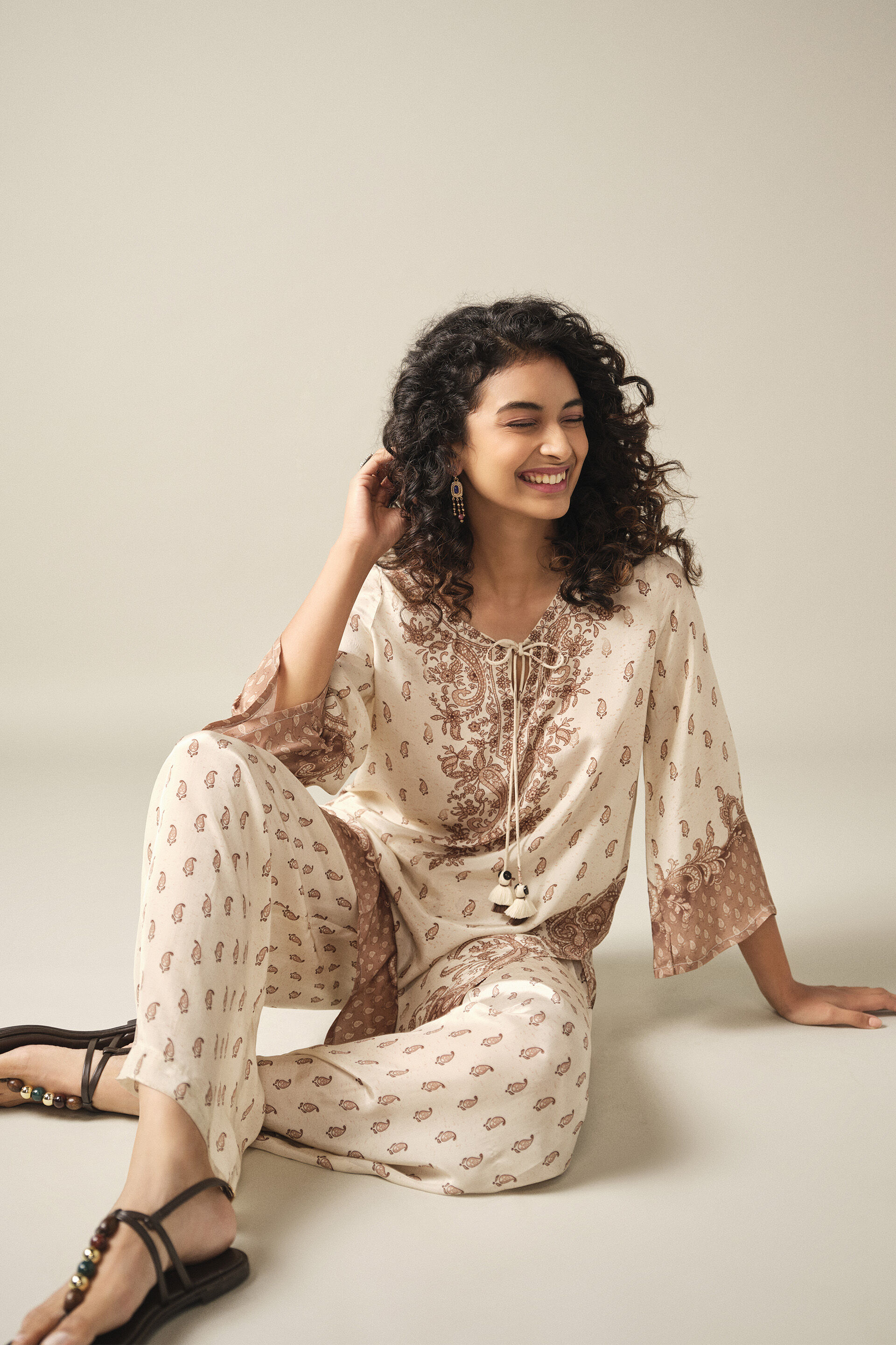 Paisley Printed Short Kurta Set in Cream, Cream, image 3